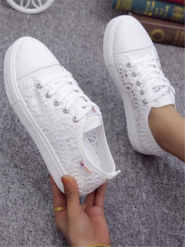 Experience the perfect combination of style and comfort with our New Spring Autumn Women's Breathable Mesh Platform Loafers. The breathable mesh material keeps your feet cool and comfortable, while the platform design adds a touch of height and fashion to your casual look.