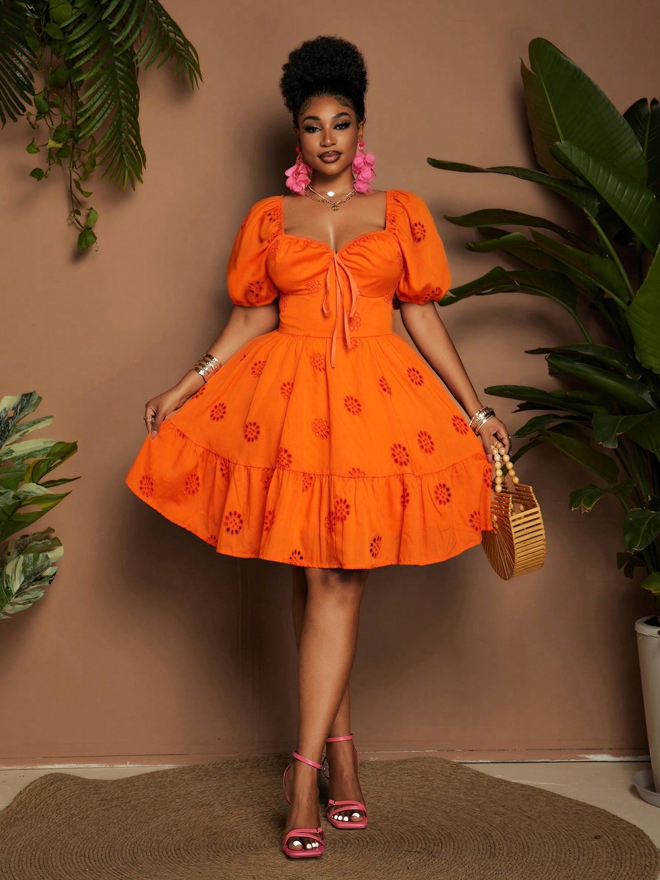 Plus Size Bright Floral Mini Dress with Sweetheart Neck and Tie Waist – Canary Houze