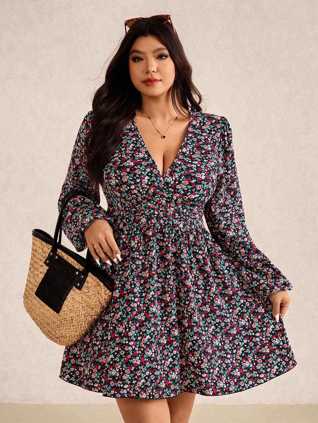 Embrace autumn adventures in this playful plus-size dress featuring a charming ditsy floral print. The cinched waist flatters your shape while lantern sleeves add a fun, breezy vibe. Perfect for casual outings or cozy getaways, this dress combines comfort and style effortlessly.