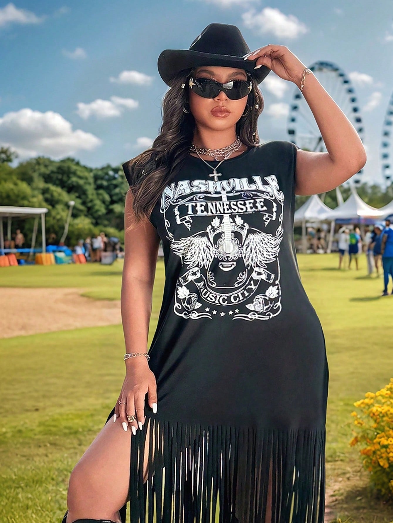 Rock your festival look with our Plus Size Casual Fringe Hem Mini Dress! Fun and flirty, this dress features a trendy fringe hem and a boho cowgirl style perfect for Spring/Summer fashion. Embrace your curves and stand out from the crowd in this must-have piece. Yeehaw! (But seriously, it's a great dress).