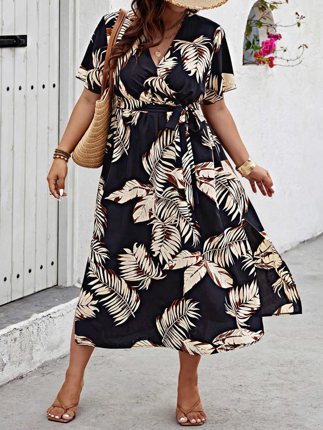 Stay stylish and comfortable all summer long in our Plus Size Casual Printed Summer Dress! With its unique prints and relaxed fit, you'll turn heads while feeling at ease. Perfect for any casual occasion, this dress is a must-have for the season.