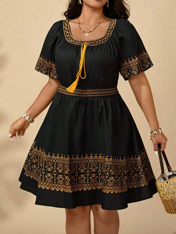 Step into sunny days with this playful plus size casual dress, featuring a charming retro print and a bright yellow tassel pendant. Perfect for spring and summer vacations, it combines comfort and style effortlessly, making every outing feel like a joyful escape.