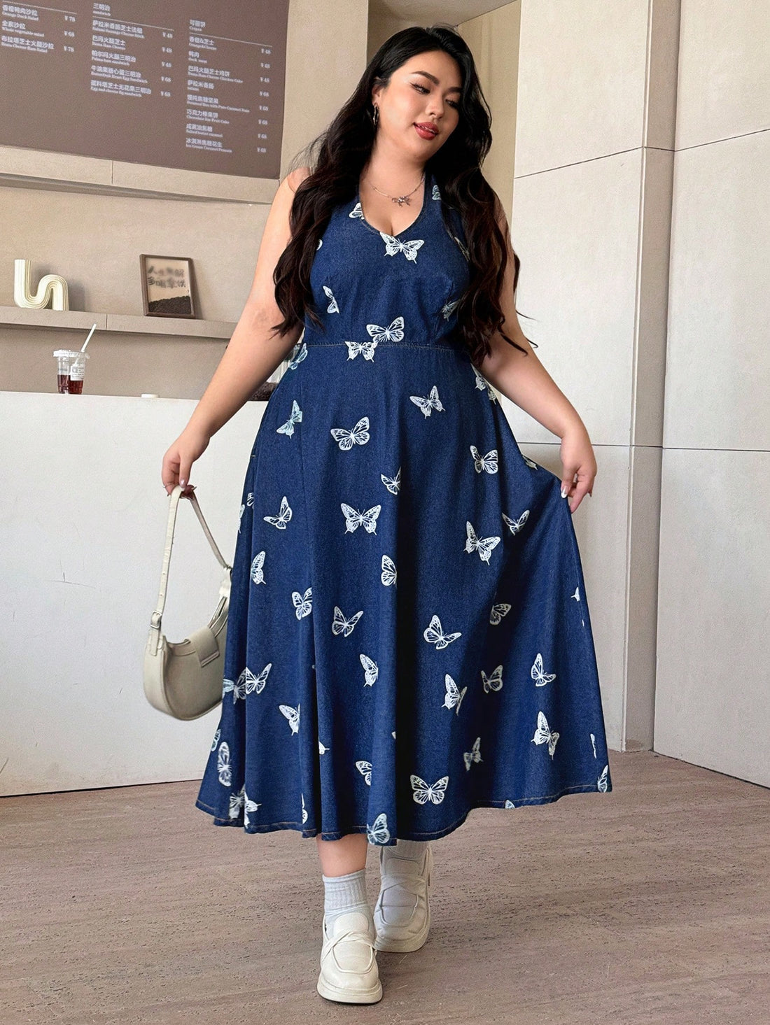 Elevate your wardrobe with this playful plus size denim staple, featuring a flattering V-neck that’s both casual and chic. Perfect for everyday adventures or relaxed weekends, it brings effortless style to your fashion essentials while keeping comfort front and center. Embrace your curves and express your unique vibe with this versatile denim must-have!