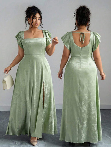 Step into summer with this plus size dark green dress that blends elegance and fun. Featuring flirty ruffle sleeves and a chic slit hem, it’s perfect for bridesmaids or casual outings. Feel confident and comfortable while turning heads wherever you go!