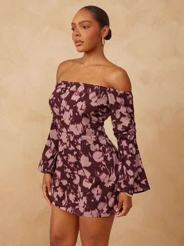 Step into the spotlight with this Plus Size Elegant Floral Print Odd Shoulder Mini Dress! Perfect for vacations or weddings, its playful one-shoulder design adds a flirty twist while the vibrant floral print keeps things fresh and fun. Lightweight and flattering, it’s your go-to dress for twirling through sunny days and dancing the night away with confidence.