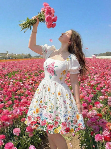 Exude Sun-Drenched Sophistication in Our Plus Size Floral Print Maxi Dress!

Experience the breathtaking fusion of bohemian heritage and sharp, modern artisanal tailoring. This stunning plus-size maxi dress is meticulously designed for the woman who values a high-fashion, "quiet luxury" approach to inclusive sizing—the ultimate centerpiece for prestigious vacation retreats, exclusive garden weddings, and high-authority summer social gatherings.

Iconic Floral Artistry: Featuring a masterfully curated, high-