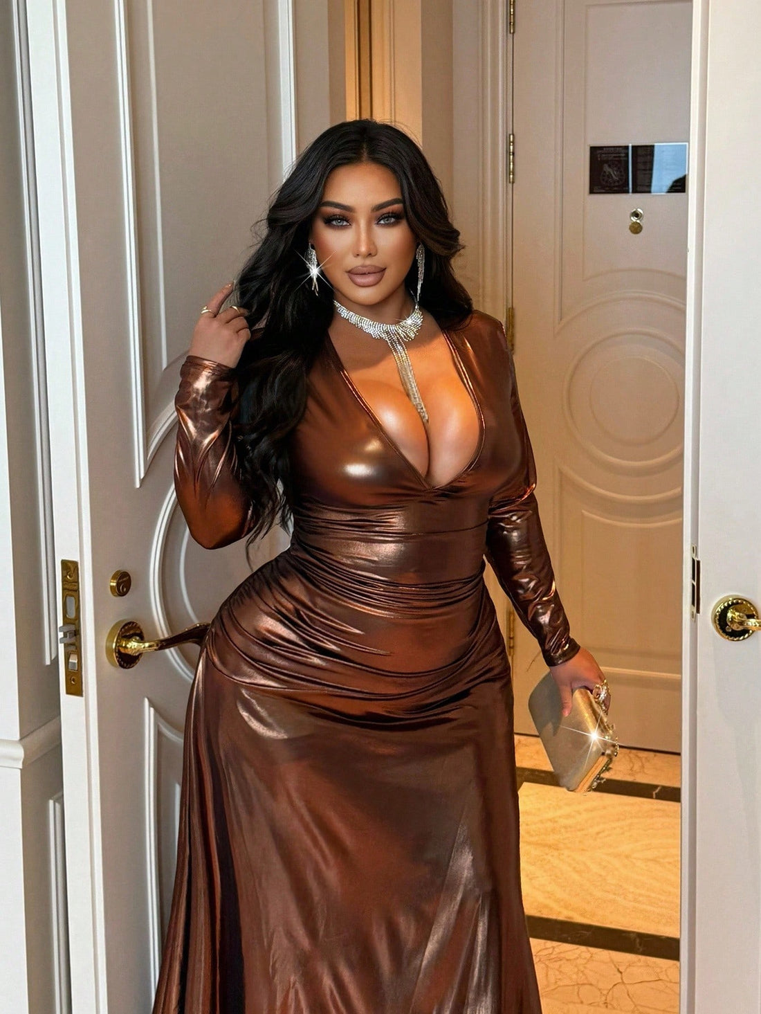 Turn heads and own the night in this plus size sexy party dress designed to celebrate your confident curves. Crafted to flatter and accentuate your shape, it’s the perfect choice for any celebration where you want to shine. Embrace your boldness and dance the night away in style and comfort!