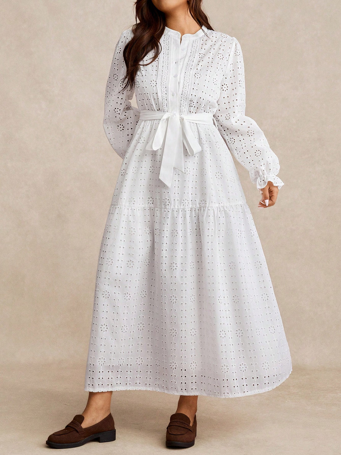 Embrace your curves in this stunning plus-size maxi dress that's equal parts cozy and chic! Featuring delicate embroidered details that add a touch of elegance, this autumn and winter essential brings casual country vibes to your wardrobe. The flowing silhouette flatters every figure while keeping you comfortable through the season. Perfect for everything from weekend getaways to laid-back gatherings, this dress proves that style has no size limit. Layer it with your favorite boots and a denim jacket for ef