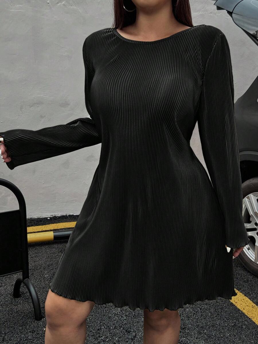 Elevate your wardrobe with this charming plus-size dress that's equal parts comfort and style! The solid color keeps things timeless while the playful lettuce hem adds a flirty touch that catches every eye. Cinch it at the waist with the adjustable tie to create your perfect silhouette—because fashion should feel as good as it looks. Whether you're heading out for brunch or a casual night out, this short dress is your go-to piece for looking effortlessly put-together. Celebrate your curves in a design that'