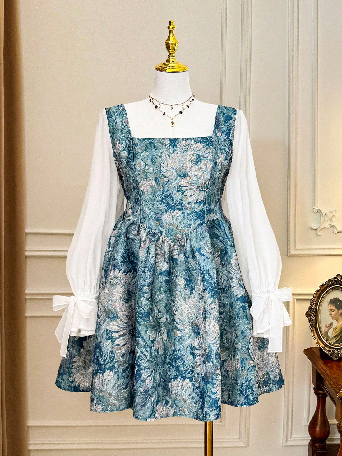 Step into spring and autumn with this playful plus size chiffon dress, featuring a delicate floral print that dances with every breeze. The sheer fabric adds a touch of lightness, while the square collar and flared hem create a flattering silhouette perfect for any event. Embrace comfort and style effortlessly in this charming dress made to brighten your wardrobe.