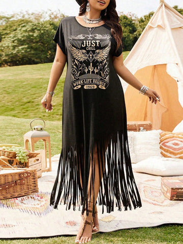 Step into spring and summer with this playful plus size floral print western festival dress. Featuring a fun fringe hem, it brings a breezy, carefree vibe perfect for festivals or sunny days out. The vibrant floral pattern adds a touch of whimsy, while the comfortable fit ensures you can dance and enjoy every moment with confidence. Embrace your style and celebrate the season in this charming dress made just for you.