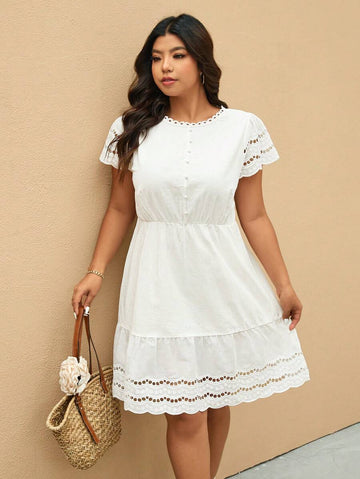 This plus size casual dress features a solid color design with a playful round neck and short sleeves. The charming ruffle hem adds a flirty touch, making it perfect for everyday wear or casual outings. Comfortable and stylish, it’s designed to celebrate your curves with ease and fun.