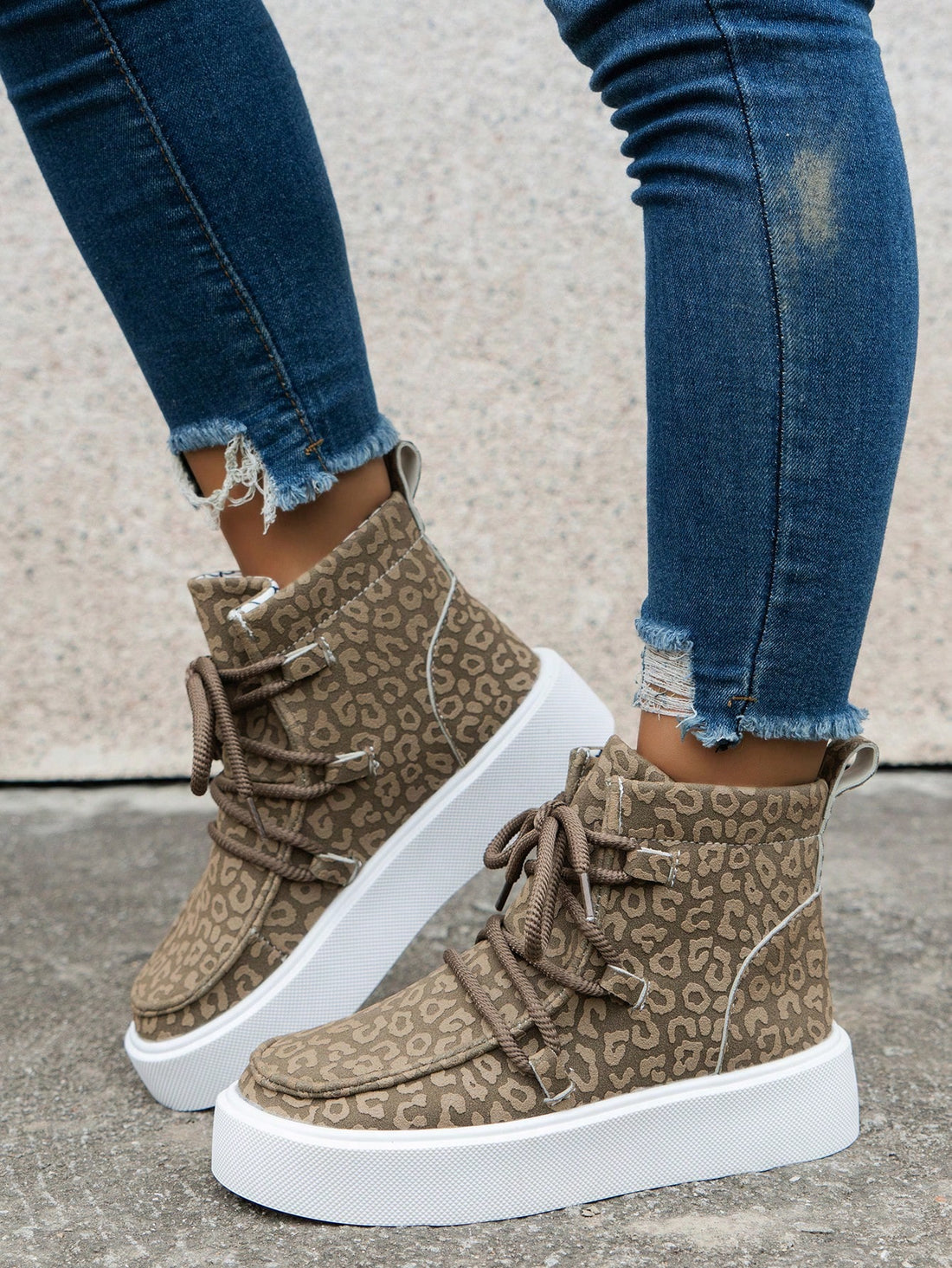 These Retro British Style Platform Boots are perfect for your autumn wardrobe. With a stylish and timeless design, they are your go-to footwear for the season. The platform heel provides both height and comfort, while the retro British style adds a touch of elegance to any outfit. Elevate your autumn fashion game with these must-have boots.