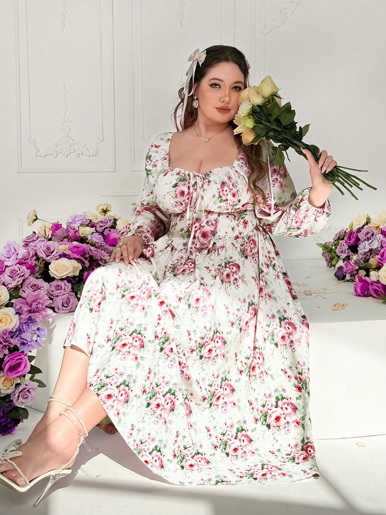 Fall in love with this charming A-line dress! With its romantic French ditsy floral print and elegant square neck, this dress is perfect for a romantic autumn day. The long sleeves add a touch of warmth, making it a versatile choice for any occasion. Bonjour, chic!