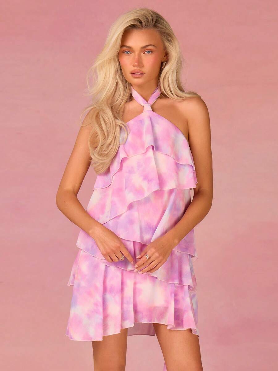 Experience the breathtaking fusion of nostalgic cottagecore heritage and sharp, modern architectural tailoring. This stunning pink plaid ensemble is meticulously designed for the woman who values a high-fashion, "quiet luxury" approach to seasonal dressing—the ultimate centerpiece for prestigious spring garden parties, exclusive summer celebrations, and high-authority holiday retreats.