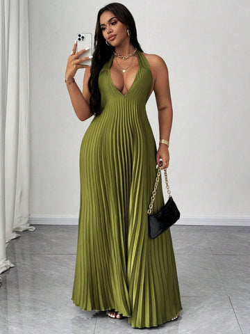 Embrace summer elegance with this Romantic Plus Size Satin Dress featuring delicate tie straps. Its smooth satin fabric drapes beautifully, offering a flattering fit that moves with you. Perfect for sunny vacations or special evenings, this dress combines comfort and charm to make every moment feel effortlessly stylish and playful.