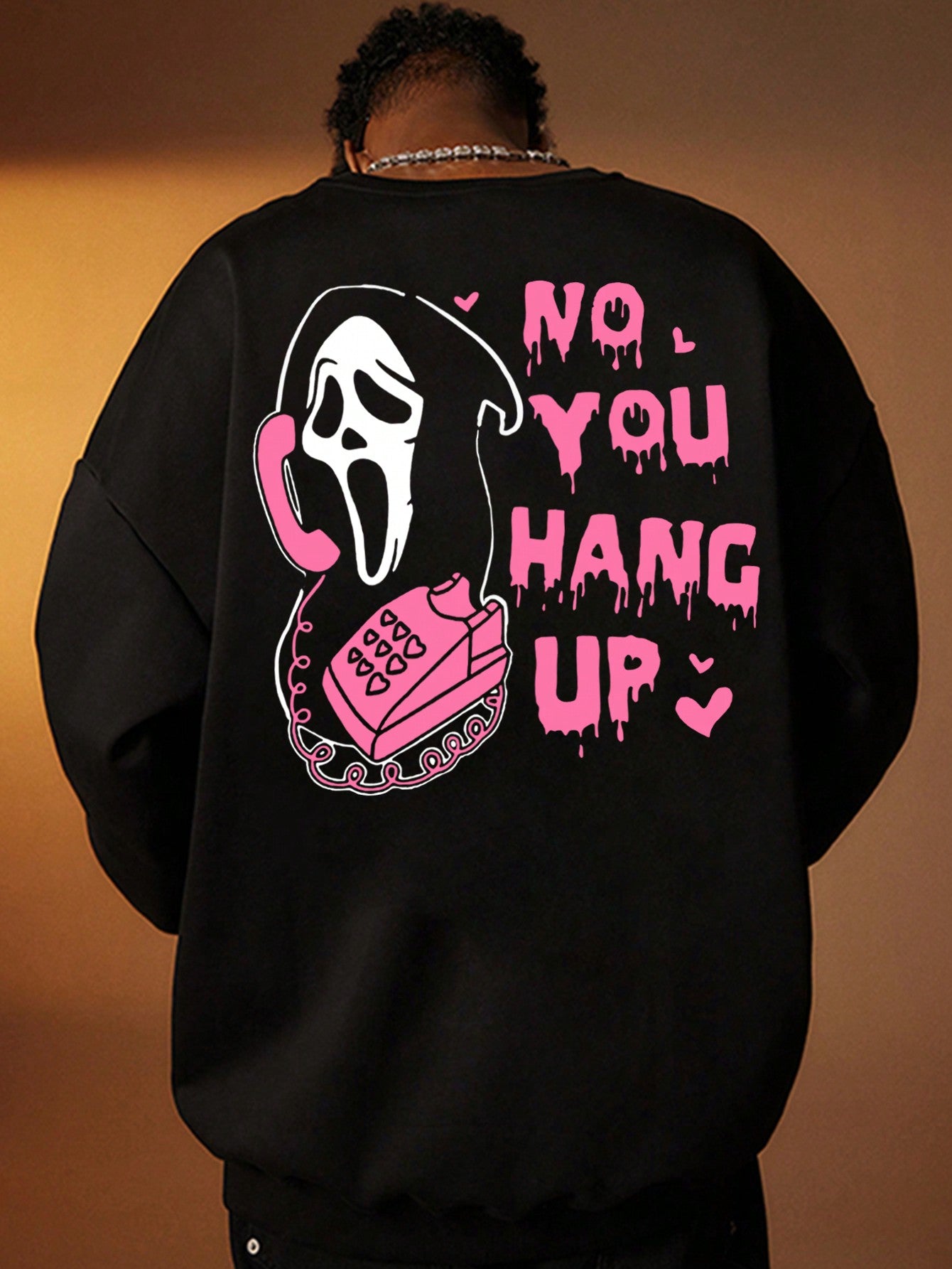 This drop shoulder sweatshirt for men features a bold skull letter print, adding an edgy touch to any outfit. Made with high-quality materials, it offers both durability and comfort. Perfect for those looking to express their unique style and make a statement. Upgrade your wardrobe with this must-have piece.