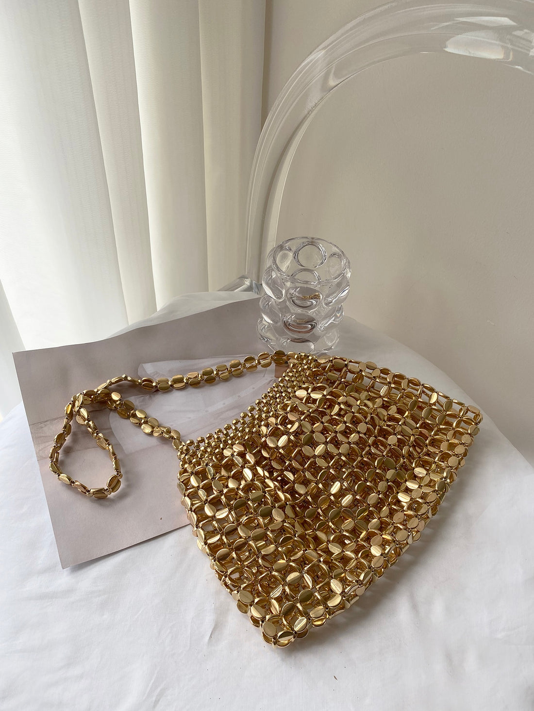 Elevate your evening look with our Sparkling Elegance bag. Adorned with exquisite sequins and beads, this single shoulder bag is perfect for glamorous occasions. The sparkling details will catch the light and add a touch of shimmer to any outfit. Make a statement and be the center of attention with this elegant and eye-catching bag.