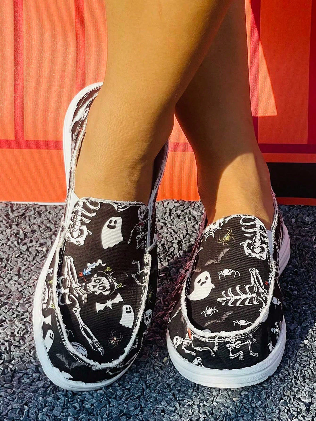 Step into the spirit of Halloween with these playful, lightweight sneakers designed just for women. Featuring a fun mix of pumpkins, skulls, and bats, these casual shoes add a spooky twist to your everyday look. Comfortable and easy to wear, they’re perfect for celebrating the season in style while keeping your feet happy all day long.