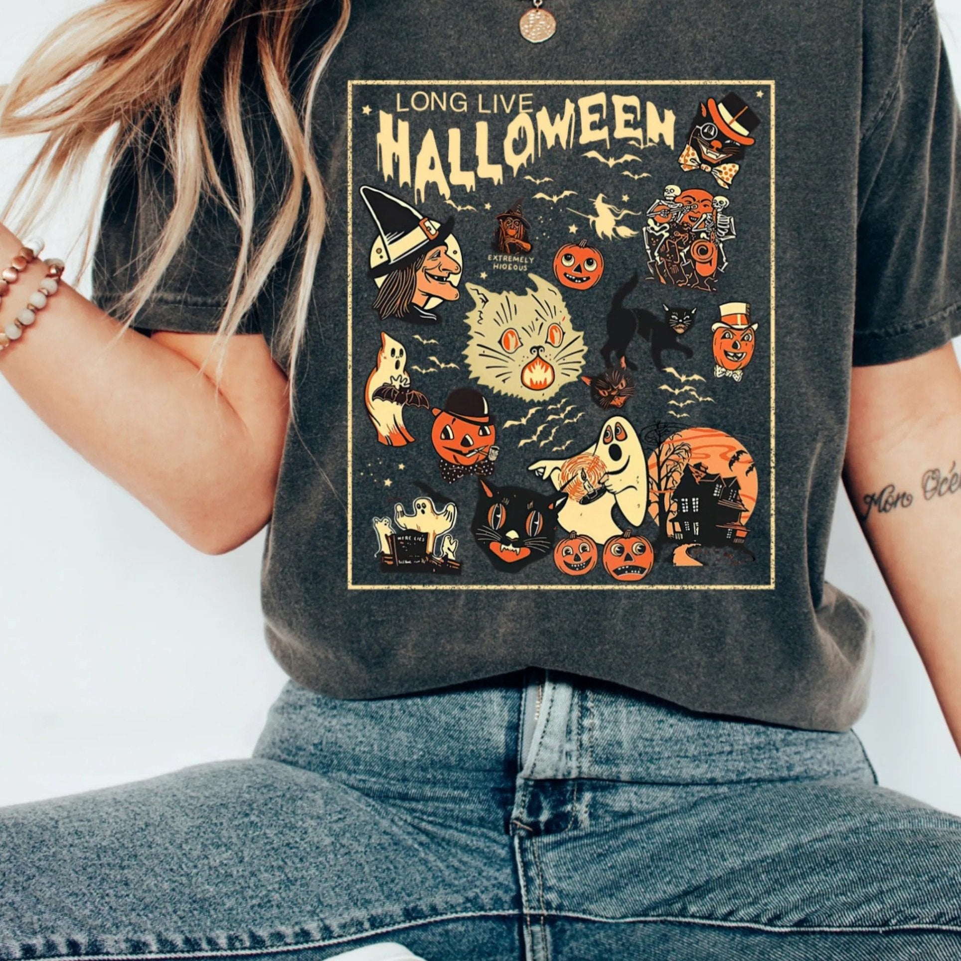 Embrace the spooky season in style with our Halloween Print Crew Neck T-Shirt. Made for women, this casual top features a festive Halloween print that is perfect for any occasion. Made with a comfortable crew neck design, it's the perfect addition to your Halloween wardrobe.