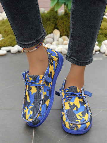Stay stylish and comfortable in any season with our women's lightweight camouflage sports shoes. Made with high-quality materials, these shoes offer both style and comfort. Perfect for any occasion, whether you're working out or running errands. 