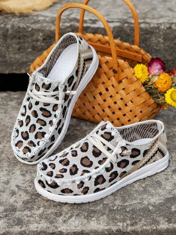 Stay stylish all year round with our 4 Seasons Floral Pattern Sneakers for Women. These sneakers not only elevate your fashion game, but also provide exceptional comfort and support with every step. Their versatile design features a beautiful floral pattern that adds a touch of elegance to any outfit. Perfect for any season, these sneakers are a must-have in your wardrobe.