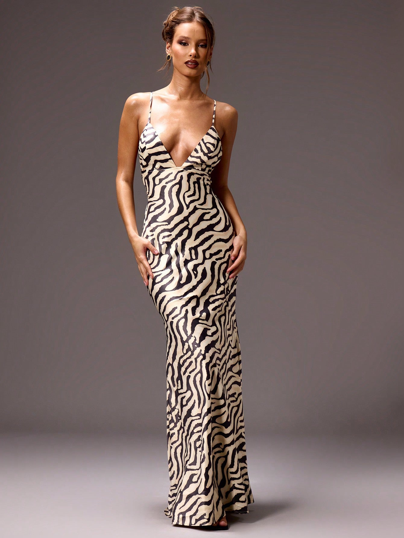 Striking Zebra-Striped Backless Maxi Dress – Chic & Sexy Edition – Canary Houze