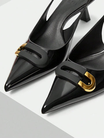 Step out in style with these all-season premium pointed toe casual pumps. Designed for effortless elegance, they add a chic touch to any outfit while keeping you comfortable all day long. Perfect for work, play, or anywhere in between!