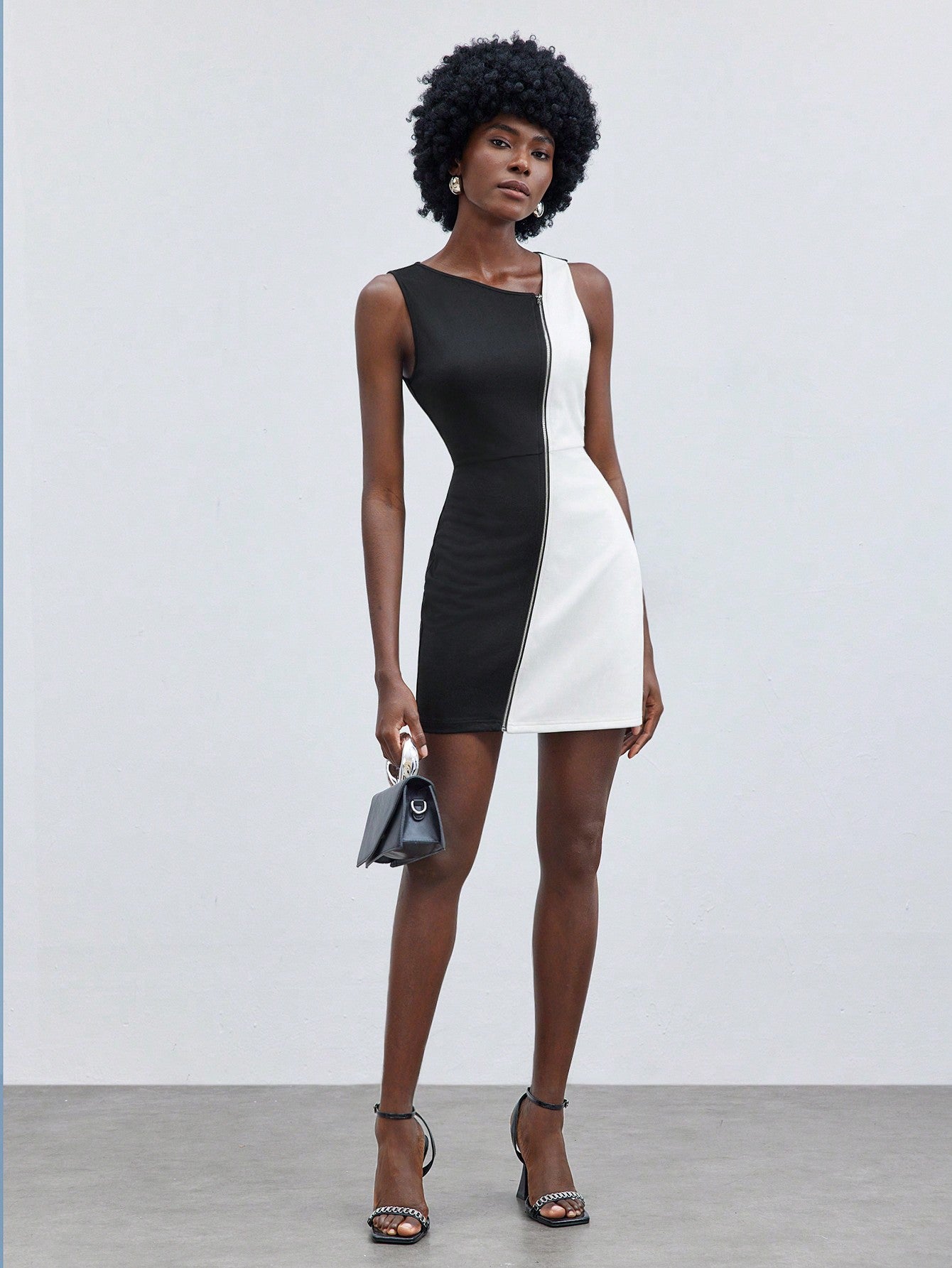 Turn heads effortlessly with this Stylish Asymmetrical V-Neck Zipper Dress! Its slim fit hugs your curves while the eye-catching color contrast adds a fun twist. The unique asymmetrical design and zipper detail bring a playful edge to your wardrobe, perfect for days when you want to feel confident and chic. Whether dressed up or down, this dress makes every outing a stylish adventure.