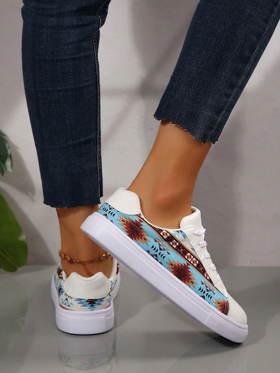 Upgrade your shoe game with our Stylish Autumn Casual Slip-On Sneakers for Women. These lightweight and versatile shoes are perfect for outdoor wear. Say goodbye to laces and hello to effortless style with our easy slip-on design. Comfort and fashion combined, the perfect addition to your wardrobe.