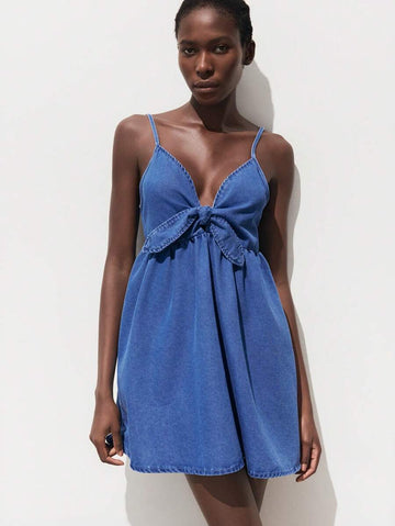 Elevate your summer wardrobe with this charming blue denim suspender dress—the perfect blend of retro vibes and modern style. Featuring classic denim construction with adjustable suspenders, this dress offers both comfort and personality for casual outings, holiday gatherings, and everything in between. The timeless silhouette flatters all body types while the playful design makes a statement wherever you go. Whether you're heading to a picnic, festival, or family celebration, this versatile piece pairs eff