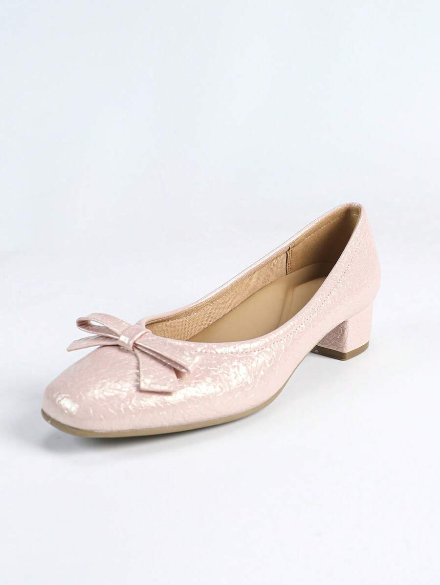 Step up your workday style with these chunky heeled shoes designed for comfort and flair. Featuring a soft sole that cushions every step and a trendy square toe, they keep you looking sharp while feeling cozy all day long. Perfect for those who want to blend professionalism with a playful twist!