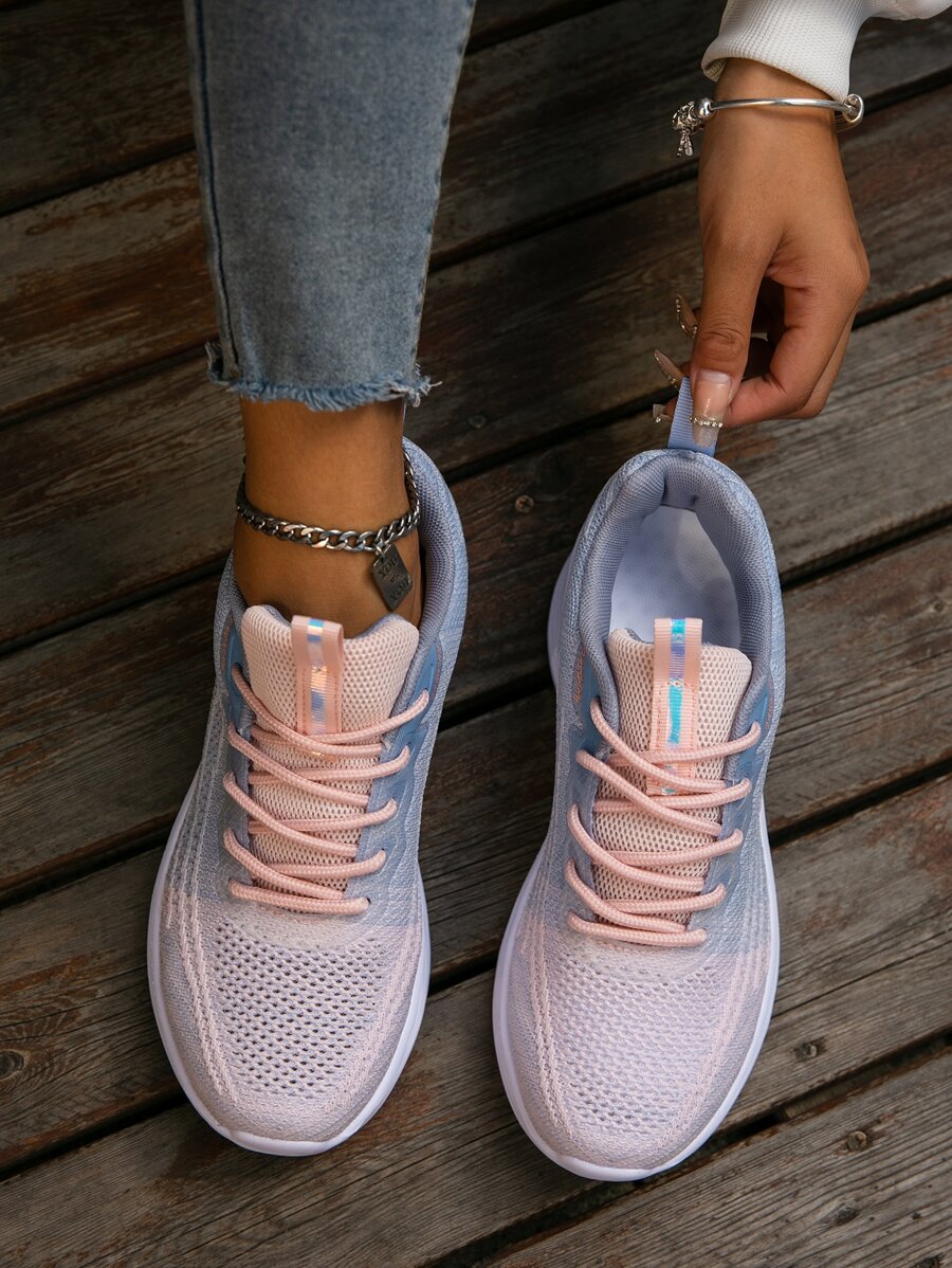 Get ready to run in style with these super lightweight lace-up sports shoes made for plus size women! Enjoy ultimate comfort and support as you break a sweat without compromising on style. Perfect for any workout or casual day, these shoes are a must-have for any active, fashion-forward woman.