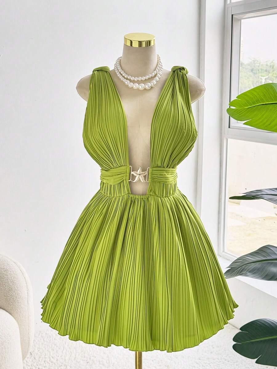 Turn heads this summer with our Stylish Plus Size Halter Dress, featuring a charming metal starfish button that adds a splash of seaside fun. Perfect for beach days or casual hangouts, its flattering cut keeps you comfy and confident while embracing your curves. Get ready to soak up the sun and good vibes in effortless style!