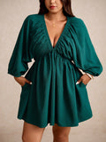 Step out in confidence with this playful plus size dress featuring a flattering deep V-neck and long sleeves. Its solid color design keeps things simple yet stylish, perfect for casual days when you want to feel comfortable and chic. Whether you're heading out for brunch or a casual meet-up, this dress offers an easygoing vibe with a touch of flair.