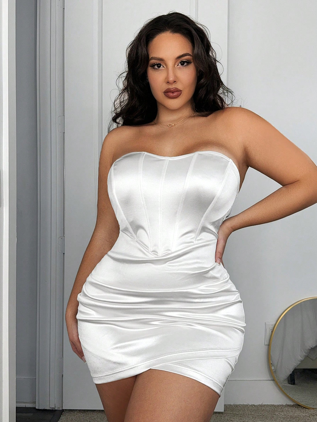 Step up your style game with our Stylish Plus Size Women's Solid Color Ruched Fitted Short Dress. This dress is not only gorgeous but also fits like a dream thanks to its ruched design. Perfect for any occasion, this dress will bring out your elegant side with its flattering fit.