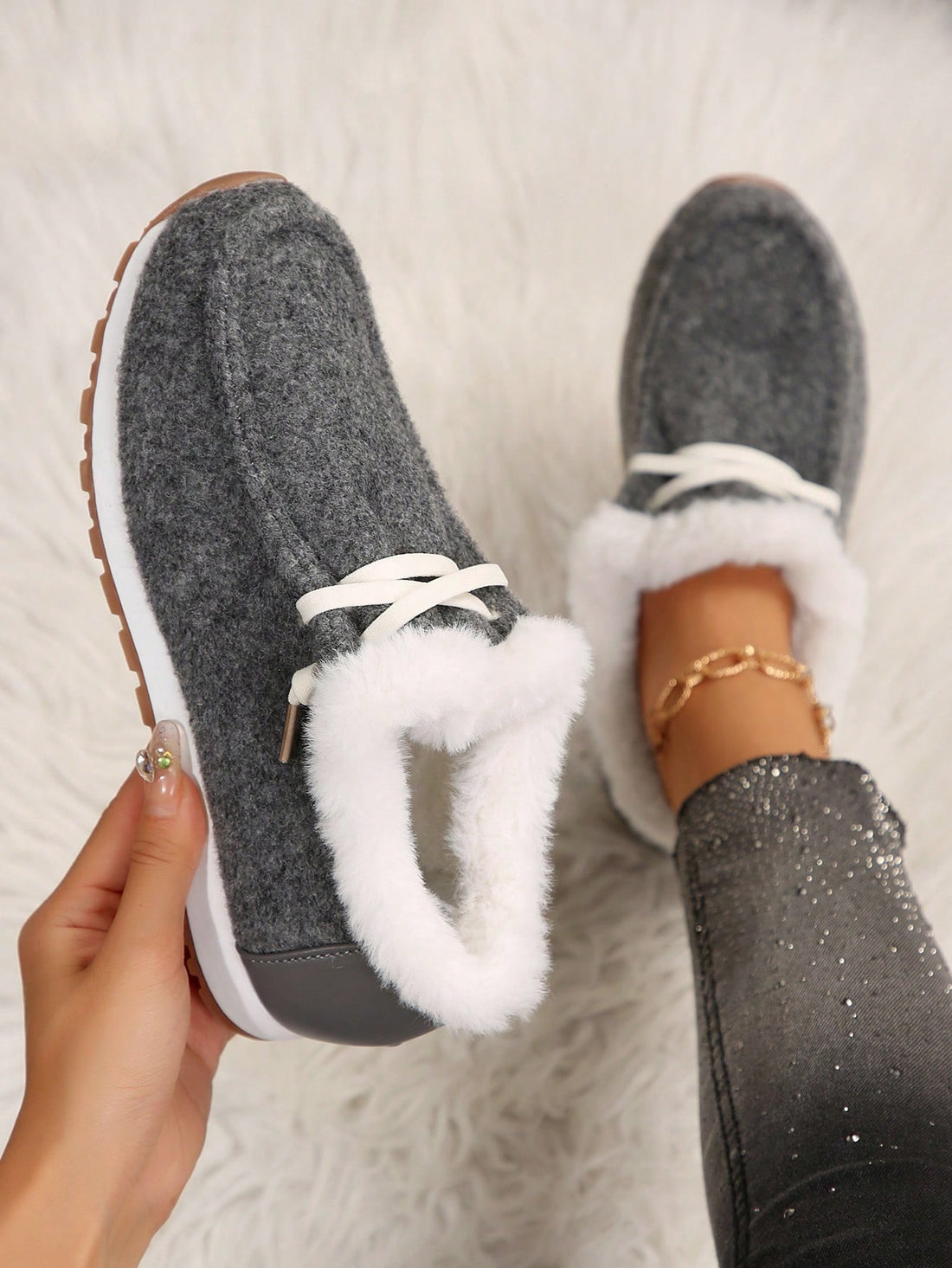 Stay stylish and cozy all year round with our durable waterproof platform boots. The thick sole provides comfort and stability, while keeping your feet dry. Perfect for any season, these boots will elevate any outfit without compromising on practicality.