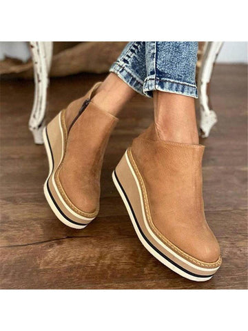 Step into cozy confidence with these stylish chunky heeled ankle boots designed especially for wider feet. Perfect for autumn and winter, their sturdy heels add height without sacrificing comfort. Whether you're chasing fall leaves or winter adventures, these boots keep you chic and comfy all season long.