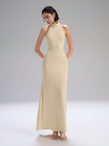 Step into sunshine and style with this playful backless sundress, perfect for your spring and summer getaways. Featuring a daring deep V-neck and breezy design, it keeps you cool while turning heads. Whether you're strolling the beach or enjoying a sunset cocktail, this dress brings effortless charm to your vacation wardrobe.