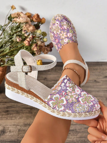 Step into summer with these stylish women's beige linen wedge heels! Their breathable linen fabric keeps your feet cool, while the non-slip sole ensures confident strides on any surface. Perfect for adding a playful touch to your sunny-day outfits, these wedges combine comfort and chic effortlessly.