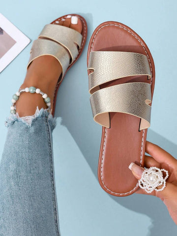 Step into summer with these stylish women's casual strap slide sandals! Designed for comfort and ease, these flat slip-ons are perfect for beach days or casual outings. The simple strap keeps your feet secure while letting you breeze through your day with effortless style. Lightweight and fun, they’re your go-to slippers for sunny adventures.