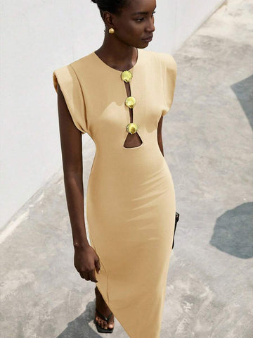 Turn heads with this playful dress featuring bold, exaggerated shoulders and a unique hollow metal shell buckle that cinches the waist perfectly. Its striking design adds a touch of drama while keeping you effortlessly stylish for any occasion. Embrace your confidence and fun side with this standout piece!