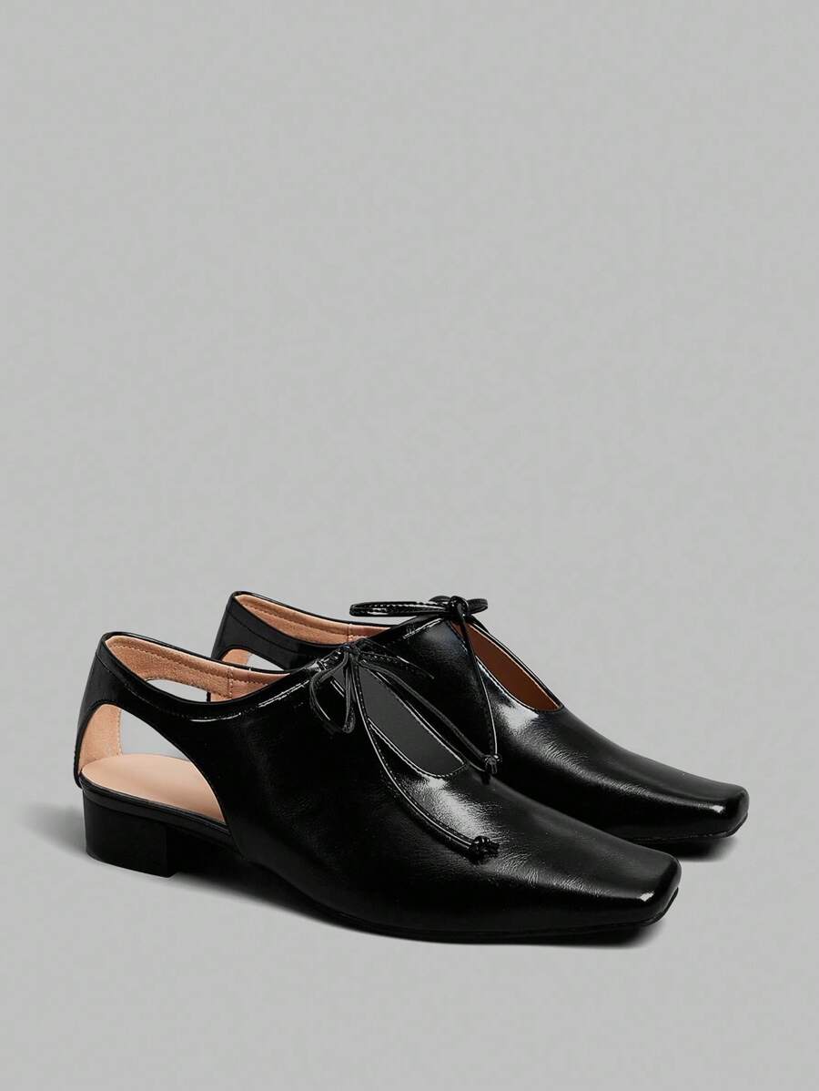 Step out in style and comfort with these flat loafers designed just for you! Whether you're running errands or meeting friends, these shoes add a playful touch to any outfit while keeping your feet happy all day long. Sleek, easy to slip on, and perfect for every occasion, they're your new go-to for casual cool.