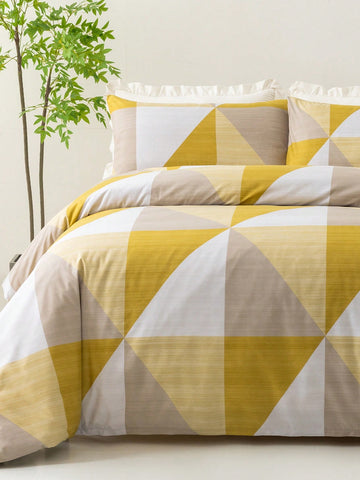 Introducing our stylish and modern geometric pattern duvet cover set, the perfect addition to enhance your bedroom decor. The sleek and contemporary design will elevate the look of your room while providing a comfortable and cozy night's sleep. Made with high-quality materials, this duvet cover set is a must-have for any bedroom.