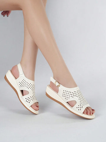 Introducing Summer Comfort, the perfect lightweight wedge sandals for women! These versatile sandals are designed for the outdoors and feature a non-slip sole. Say goodbye to uncomfortable and slippery footwear. Embrace the comfort and style of Summer Comfort!