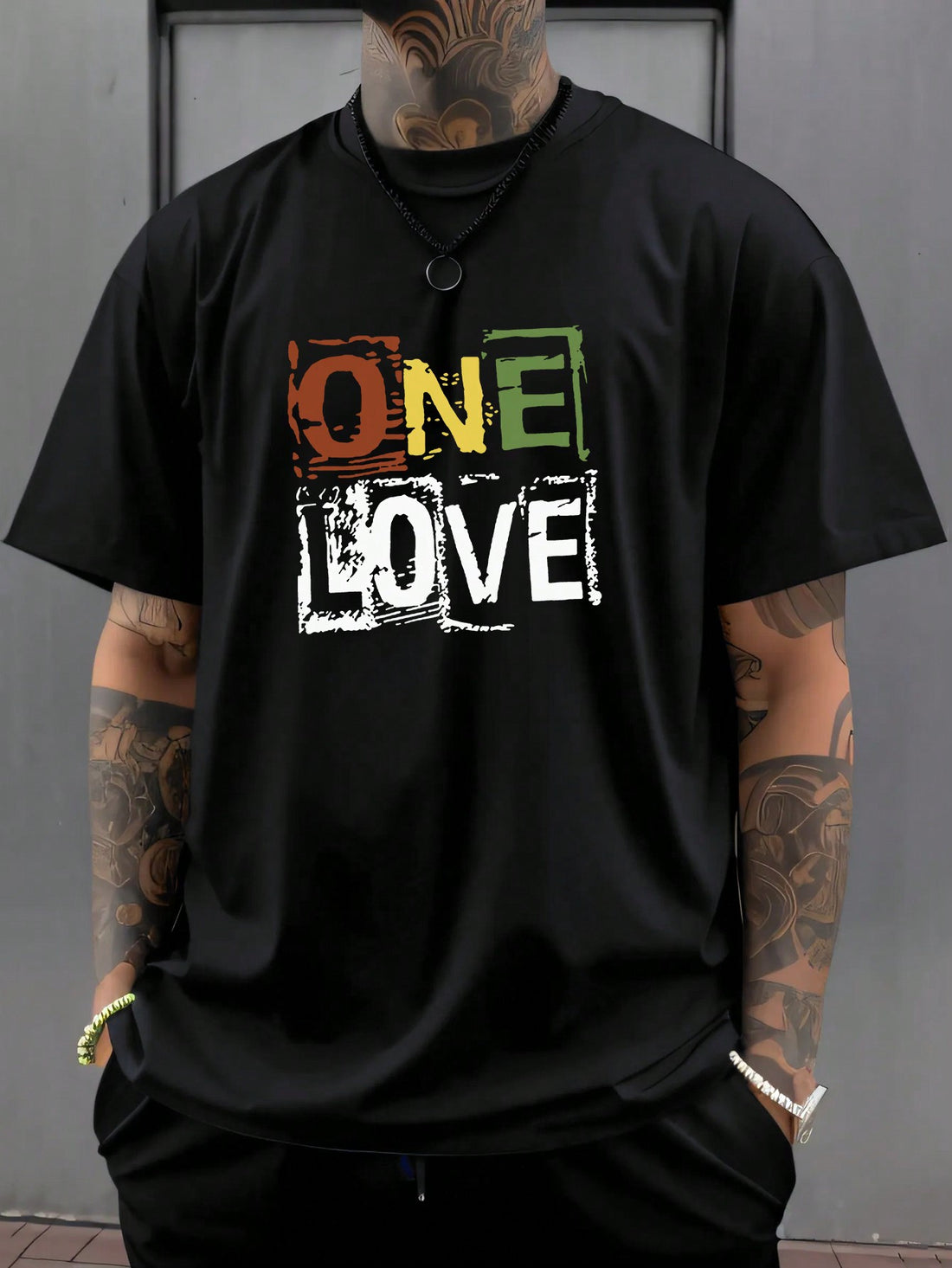 Summer Vibes: Get ready to feel the summer vibes in this casual men's t-shirt! With a trendy letter print and short sleeves, this t-shirt is perfect for any casual occasion. Stay cool and stylish with its round neck design.