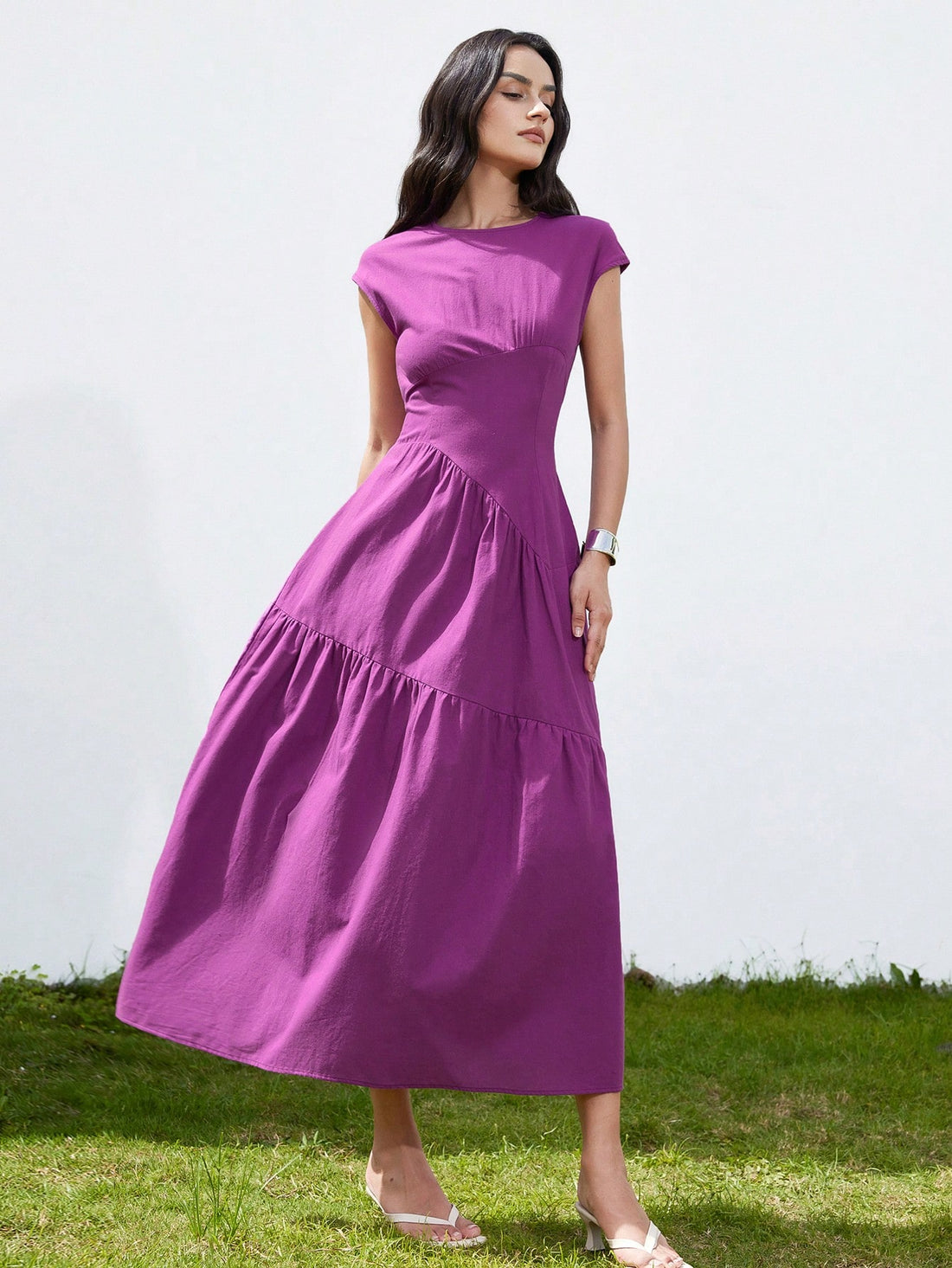 Step out in style with the Everyday Elegant Maxi, featuring a flattering round neck and eye-catching patchwork design that visually slims your silhouette. This versatile dress effortlessly blends comfort and chic, making it perfect for everything from brunch dates to evening strolls. Embrace playful elegance every day!