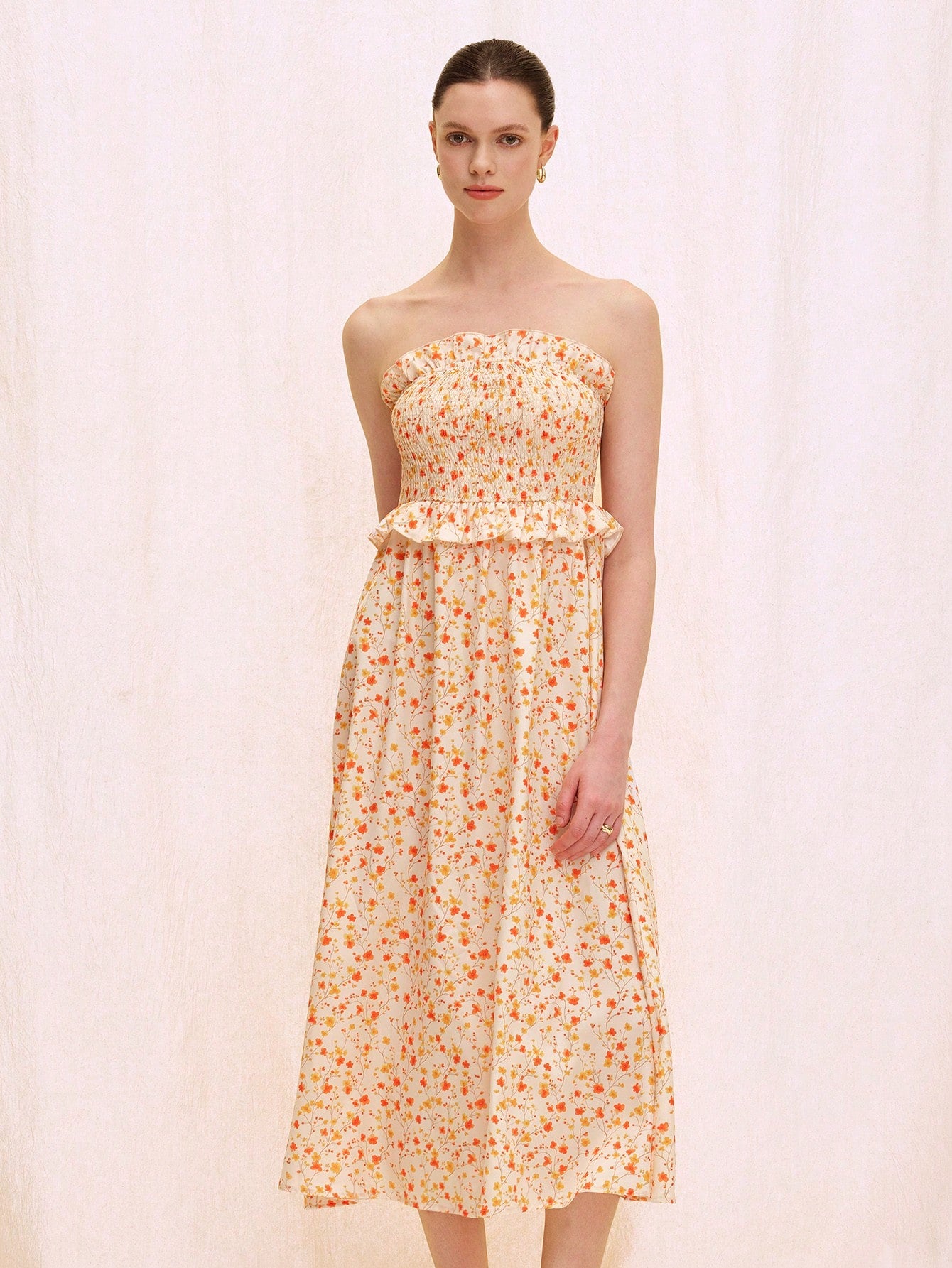 Step into a dreamy escape with the Romantic Getaway Halter Dress. Featuring a charming ditsy floral print and a flirty ruffled hem, this dress captures vintage vibes with a fresh, playful twist. Perfect for sunny strolls or spontaneous adventures, it’s your go-to for effortless style and timeless fun.