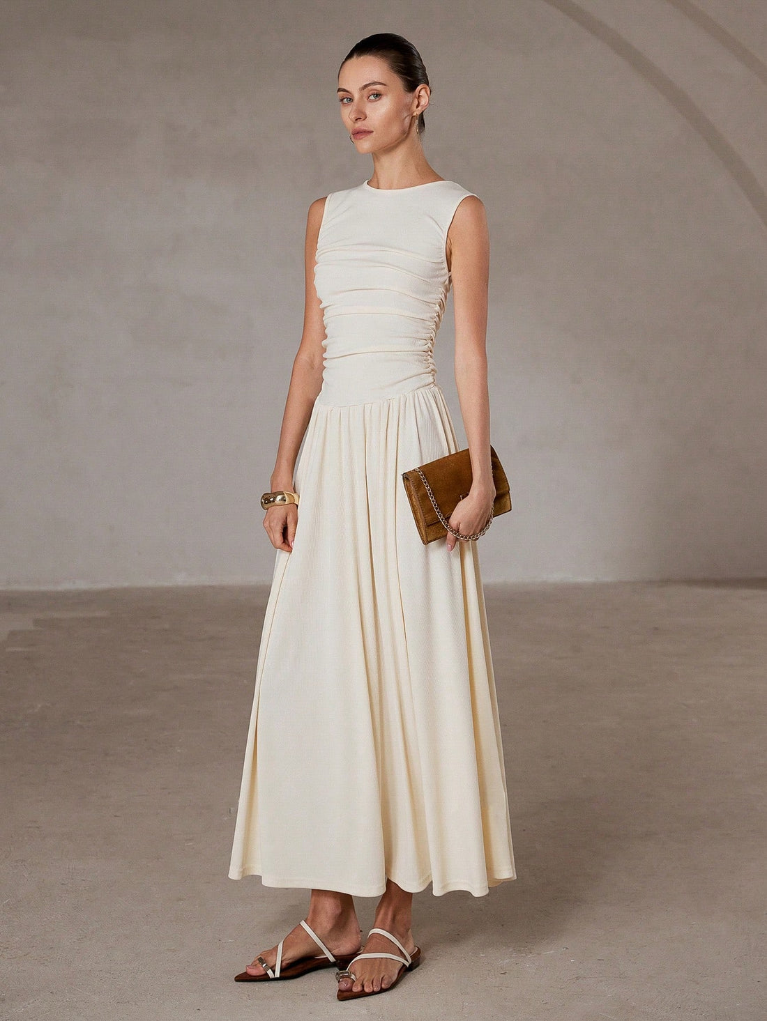 Step out in style with the Versatile White Ruched Dress! Its sleeveless, minimalist design makes it perfect for any occasion—from sunny brunches to lively evening parties. The flattering ruching adds a fun twist, hugging your curves just right while keeping things effortlessly chic. Dress it up or down and enjoy a look that’s as playful as you are!
