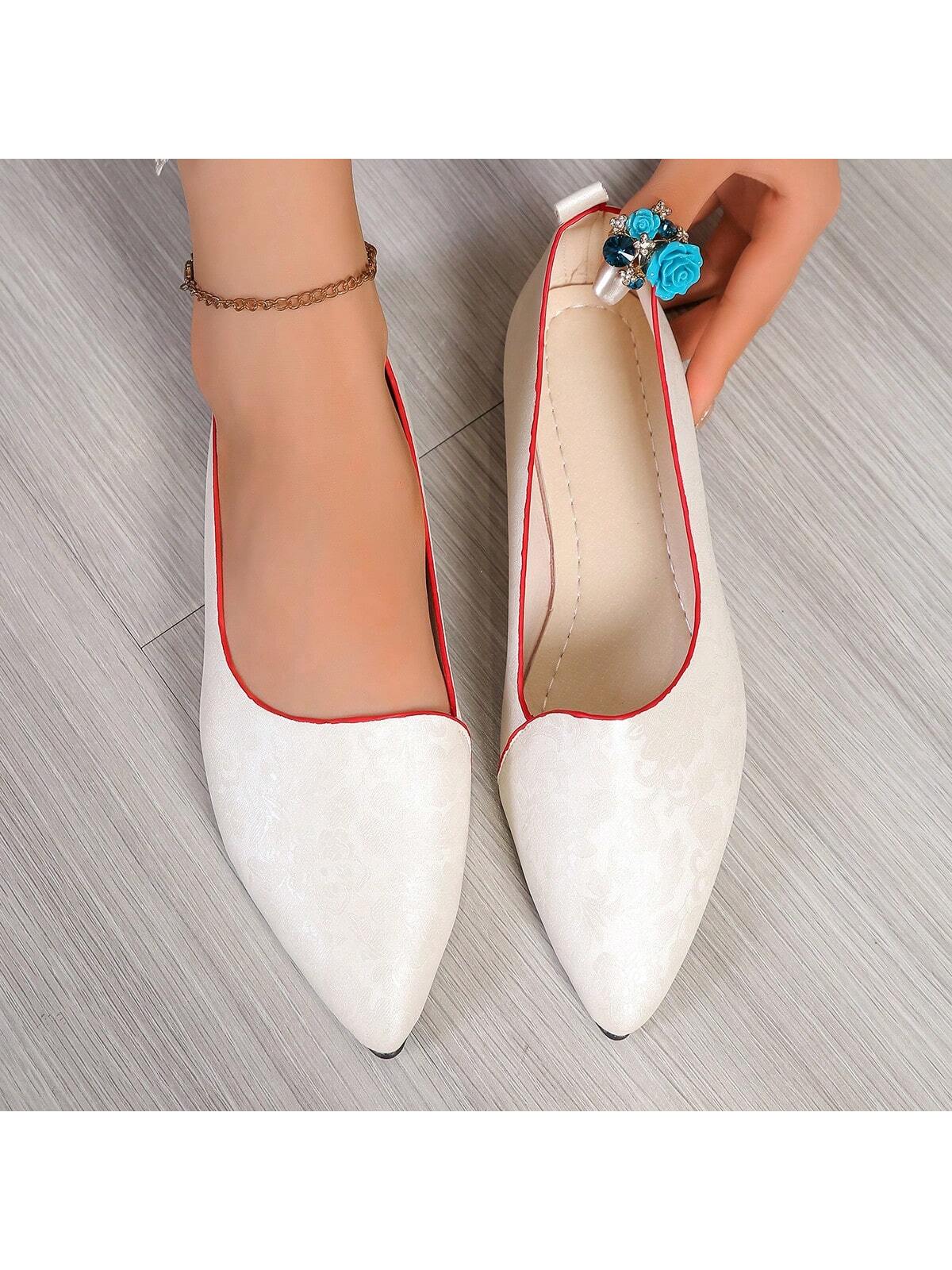 Introducing Timeless Elegance, the perfect addition to your shoe collection. These classic print flat shoes are designed for all seasons, providing comfort and style. With a timeless design and durable construction, these shoes are a must-have for every wardrobe. Elevate your look and step out in elegance.